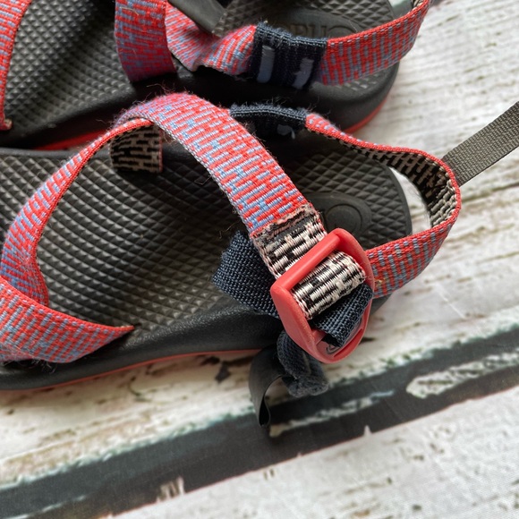 Girls Chaco sandals size 1 - Picture 3 of 6